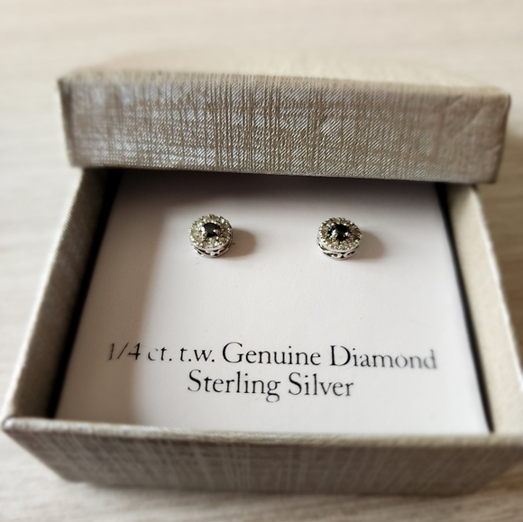 NWT Black and White Round‎ Diamond Earrings. 1/4 cttw SS - Picture 2 of 4